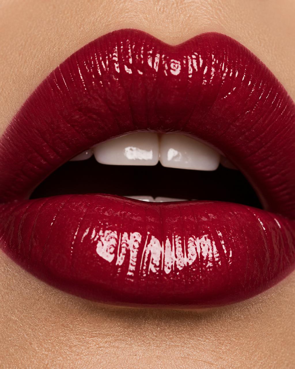Boca com batom vermelho brilhante